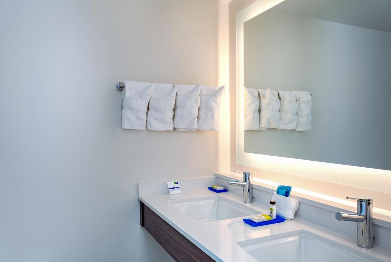 Holiday Inn Express Tampa-Brandon By Ihg Exteriör bild