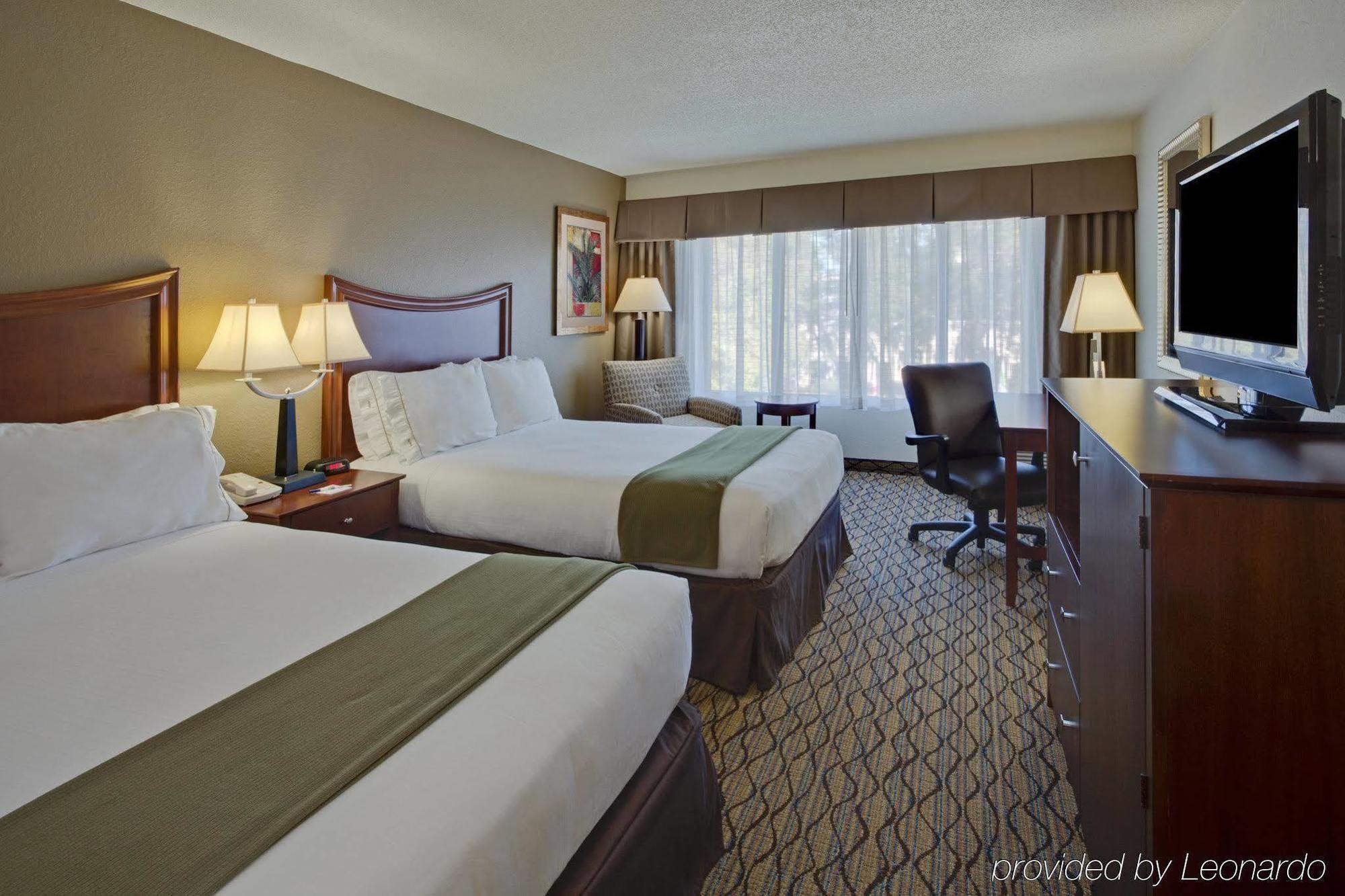 Holiday Inn Express Tampa-Brandon By Ihg Exteriör bild